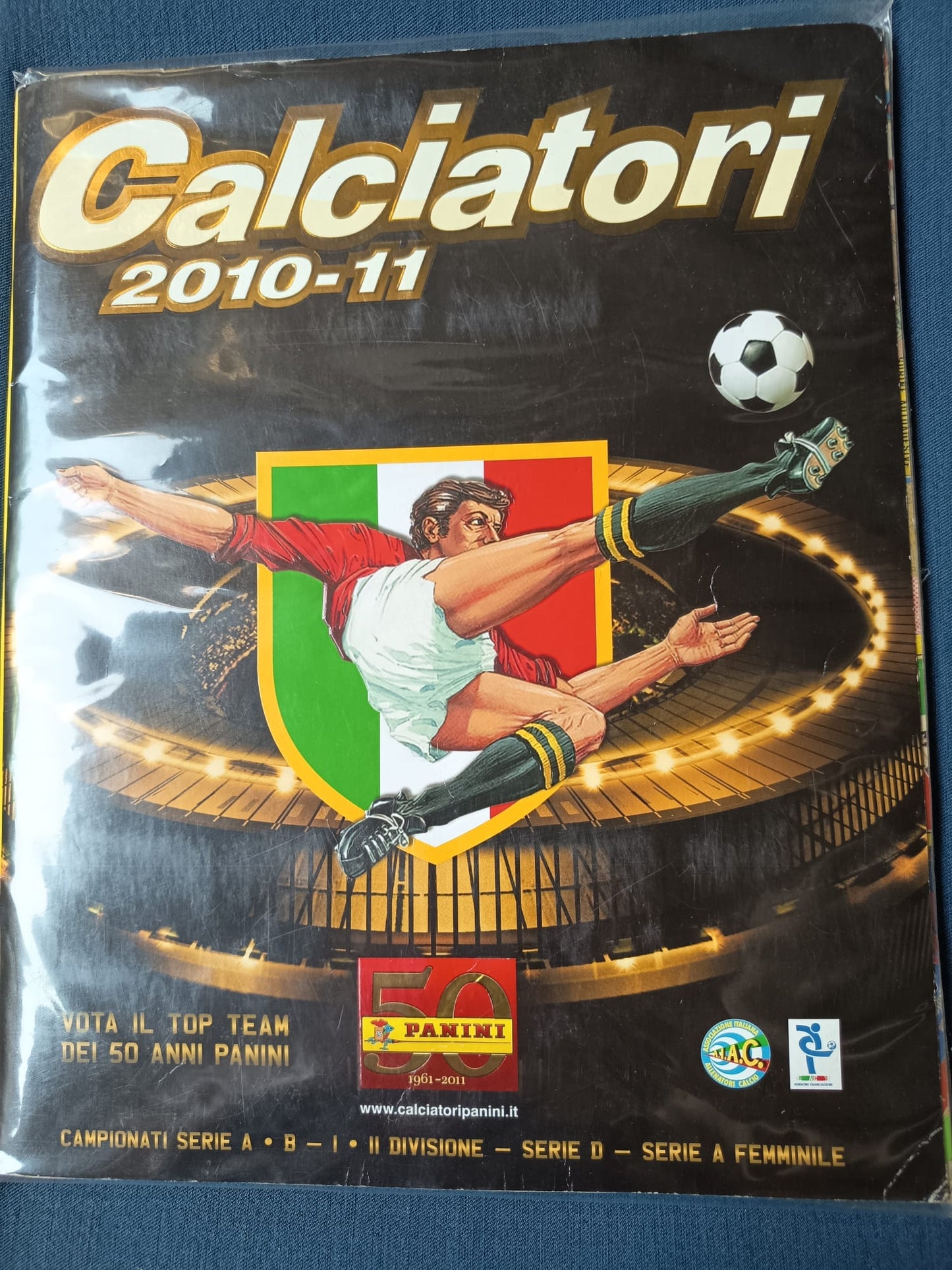 Album Panini Calciatori 2010/2011 Completo con Figurine Attaccate.
